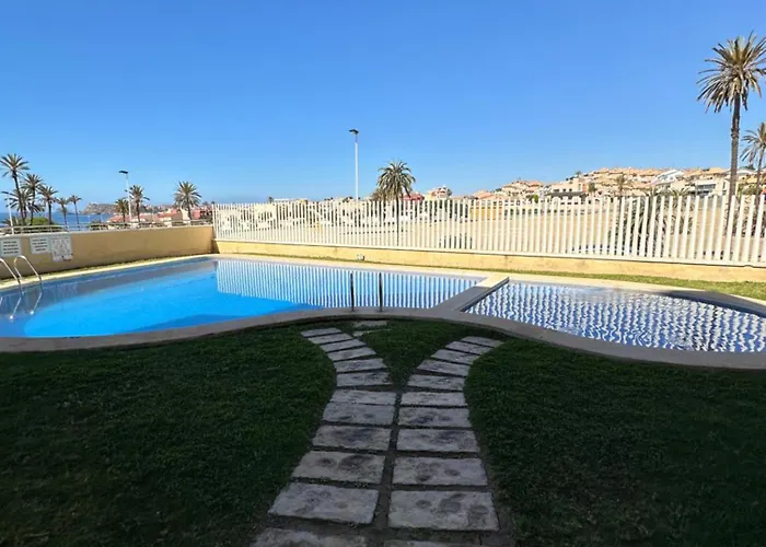 Moderno Apartamento Con Vistas Al Mar